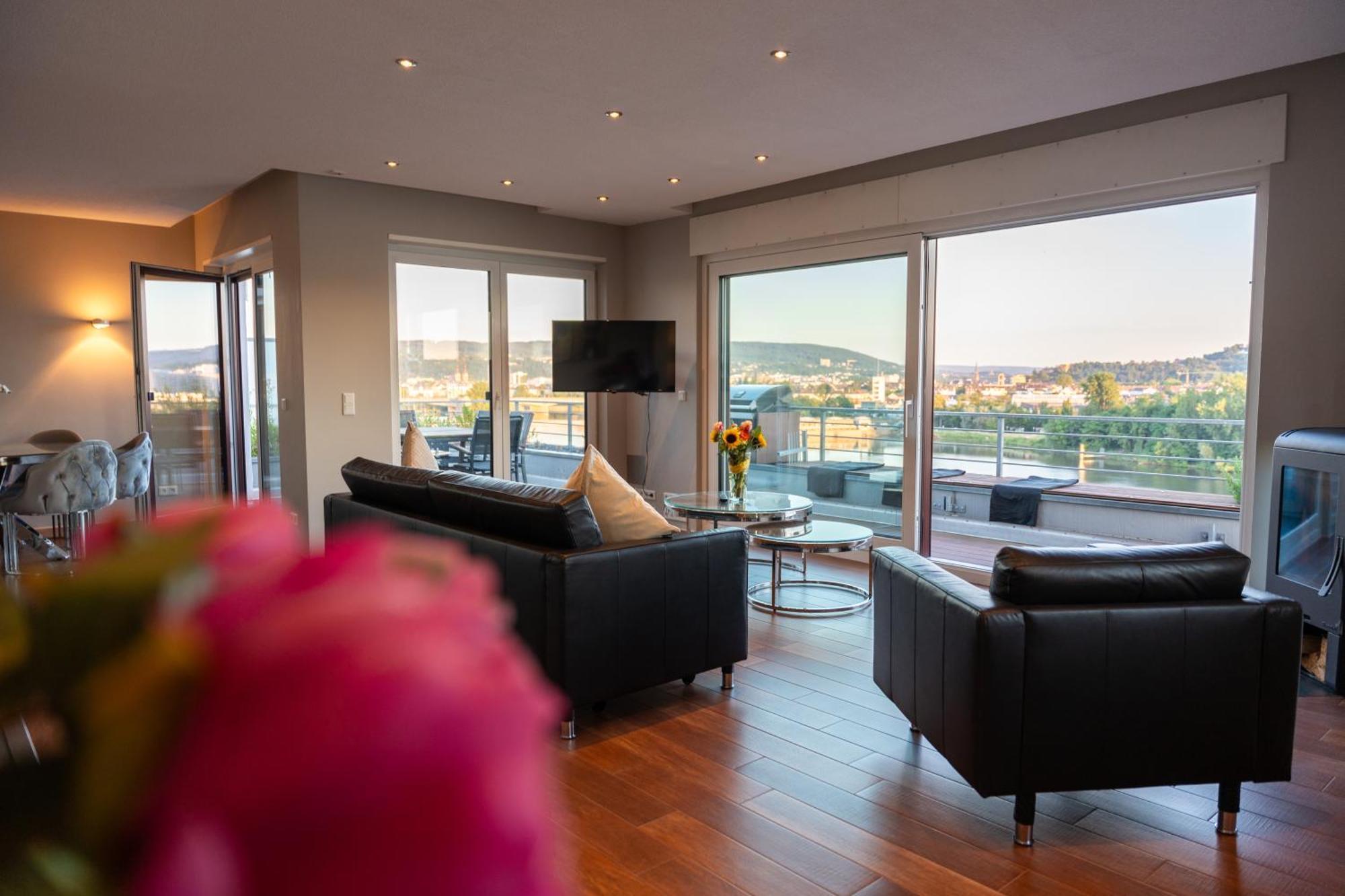 Penthouse Wohnung Mit Schoenem Moselblick In Metternich Koblenz  Bagian luar foto