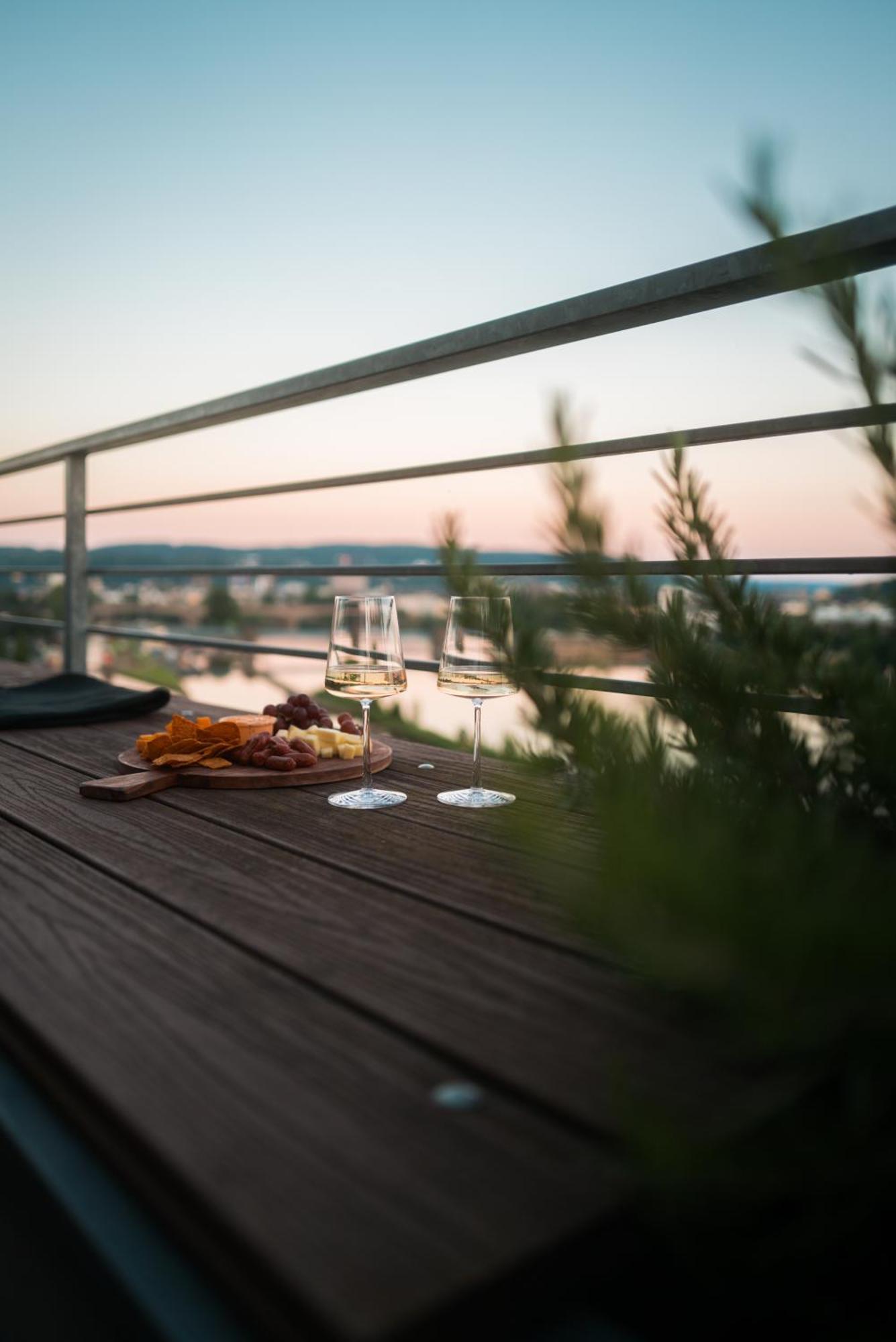 Penthouse Wohnung Mit Schoenem Moselblick In Metternich Koblenz  Bagian luar foto