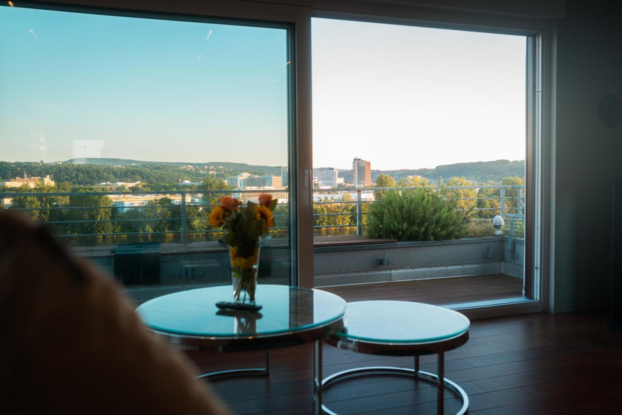 Penthouse Wohnung Mit Schoenem Moselblick In Metternich Koblenz  Bagian luar foto