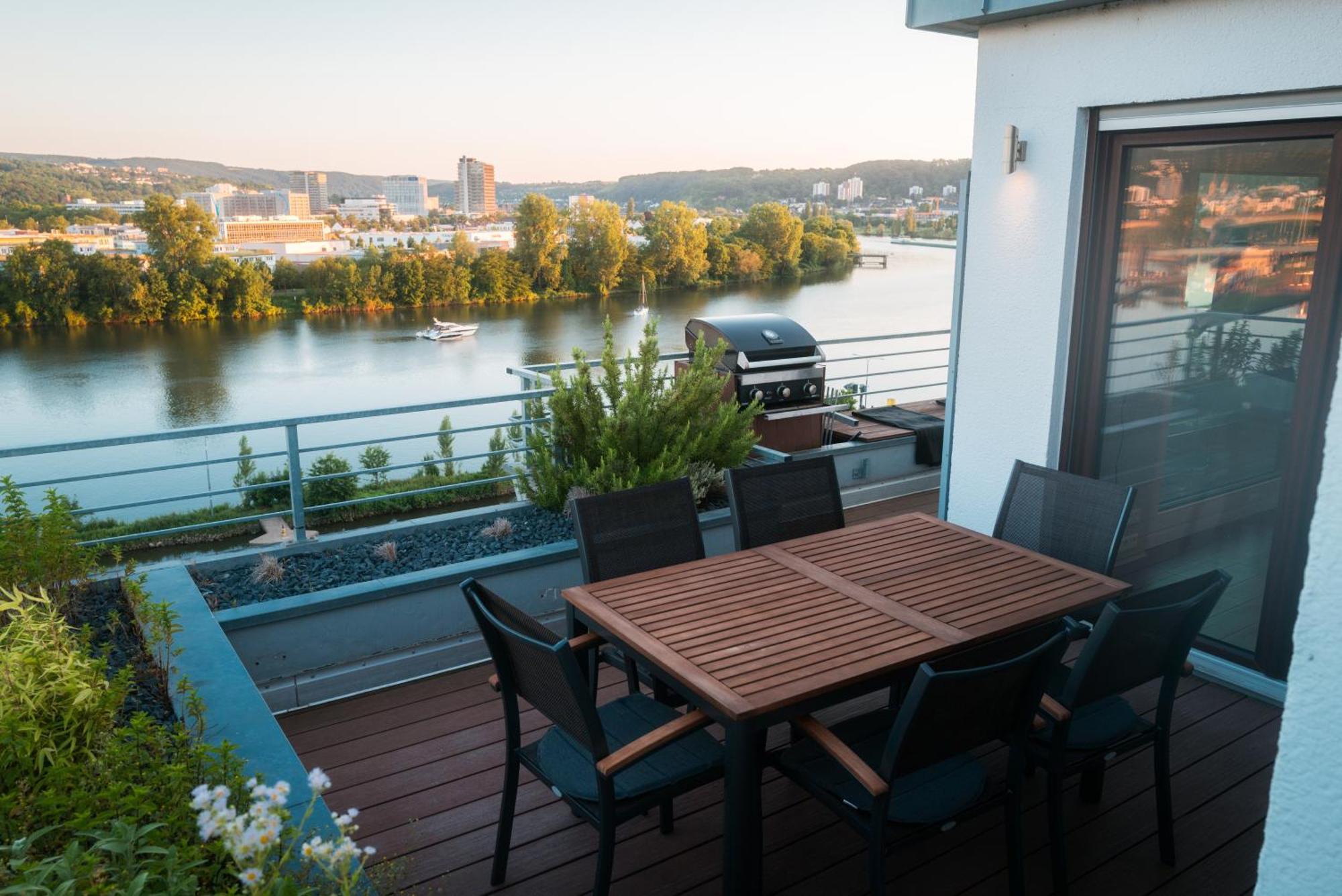 Penthouse Wohnung Mit Schoenem Moselblick In Metternich Koblenz  Bagian luar foto