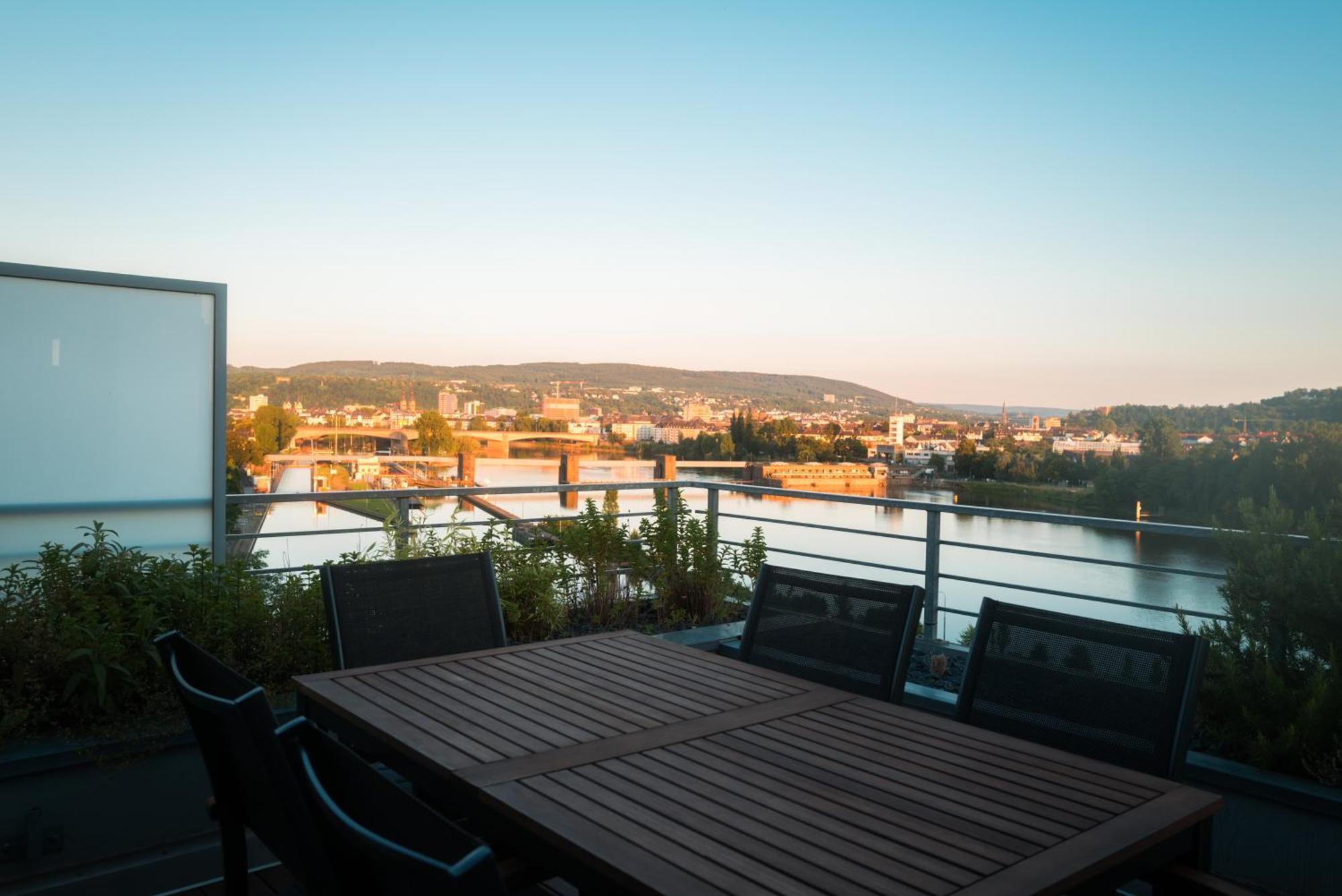 Penthouse Wohnung Mit Schoenem Moselblick In Metternich Koblenz  Bagian luar foto