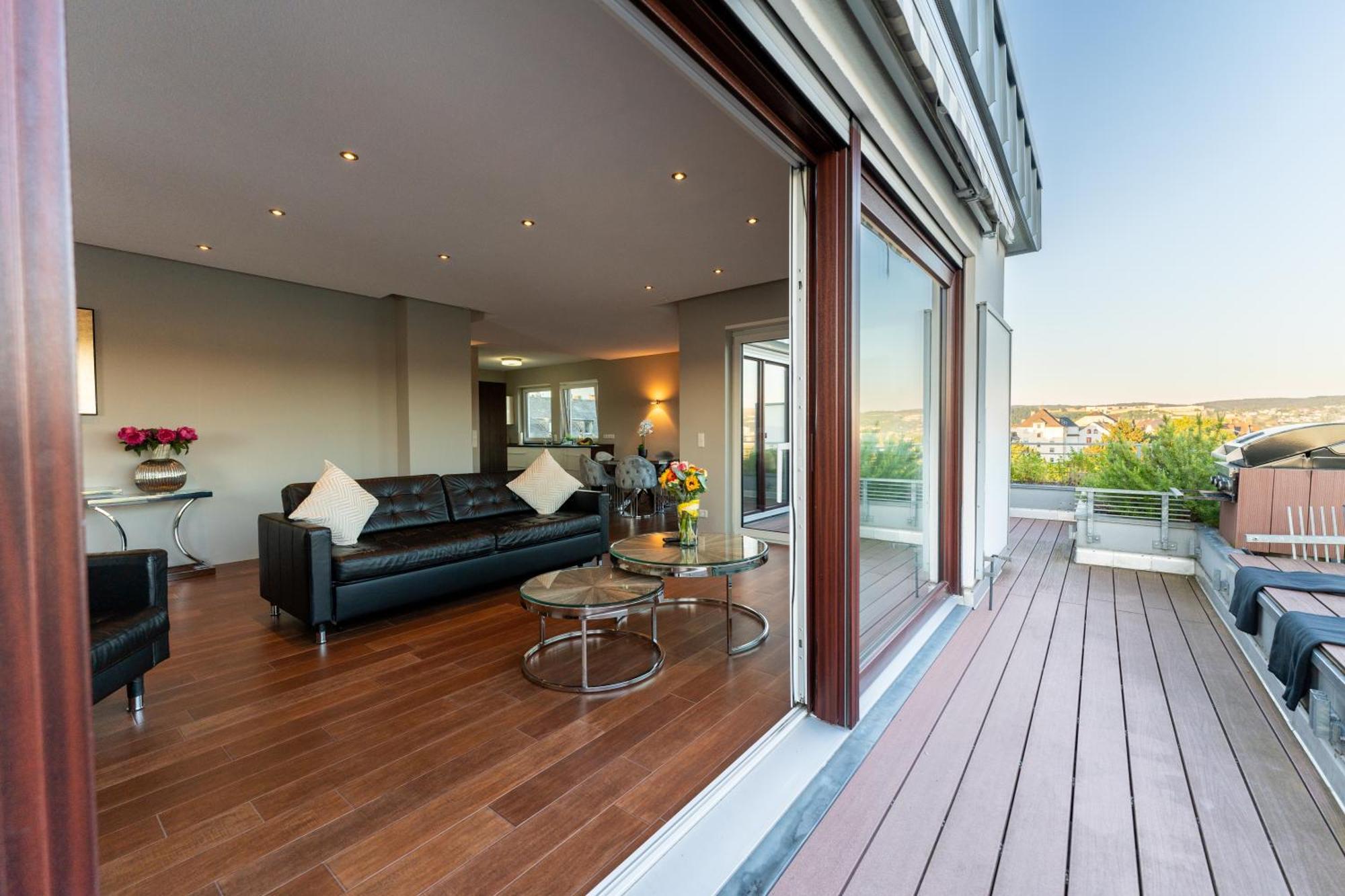 Penthouse Wohnung Mit Schoenem Moselblick In Metternich Koblenz  Bagian luar foto