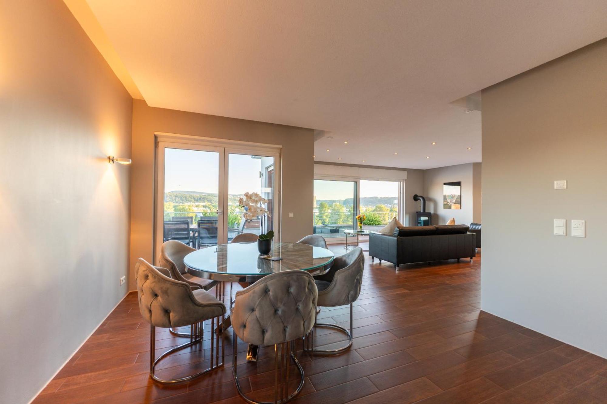 Penthouse Wohnung Mit Schoenem Moselblick In Metternich Koblenz  Bagian luar foto