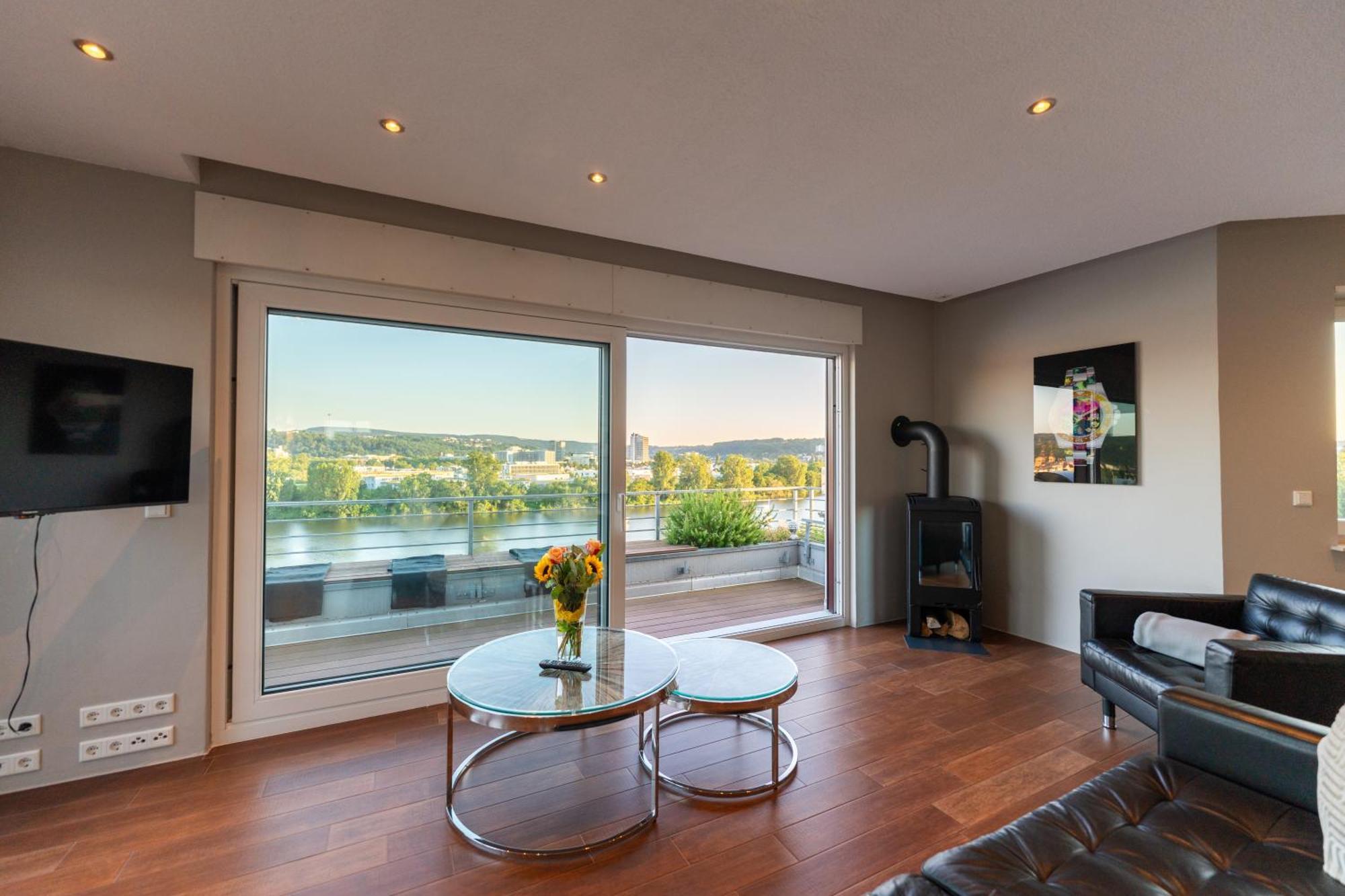 Penthouse Wohnung Mit Schoenem Moselblick In Metternich Koblenz  Bagian luar foto