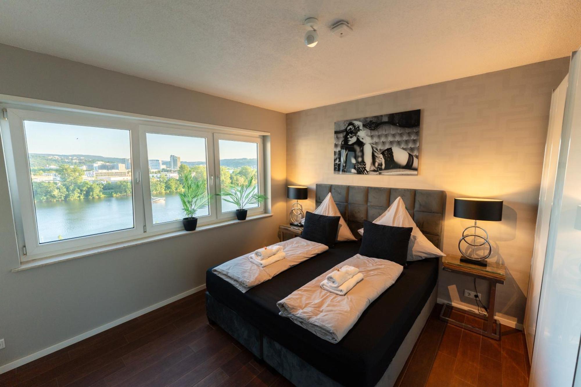 Penthouse Wohnung Mit Schoenem Moselblick In Metternich Koblenz  Bagian luar foto